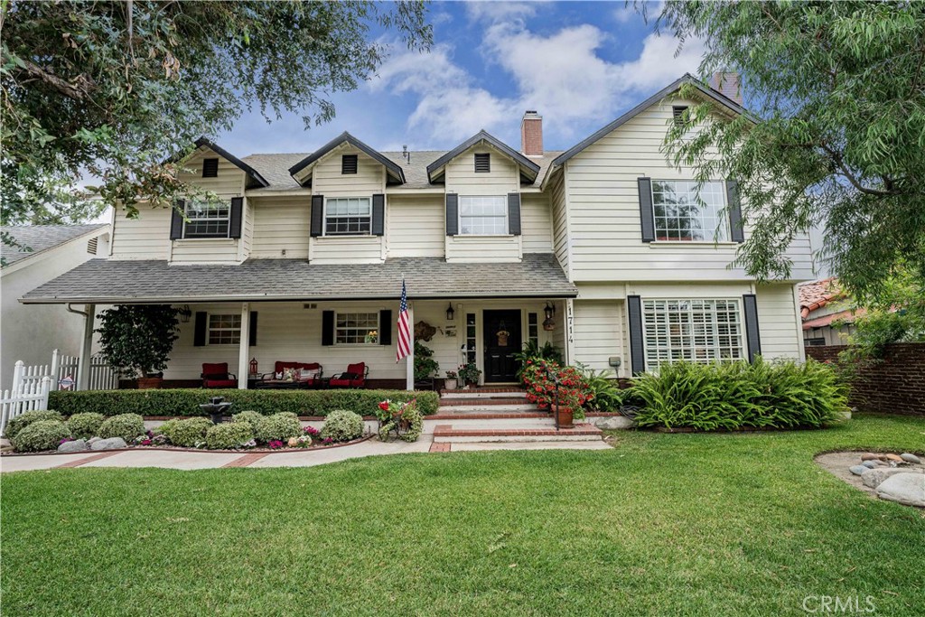 1714 Riverside Property Photo 3
