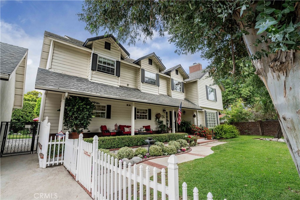 1714 Riverside Property Photo 4
