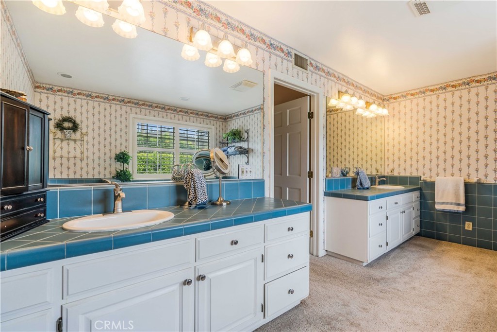 1714 Riverside Property Photo 23