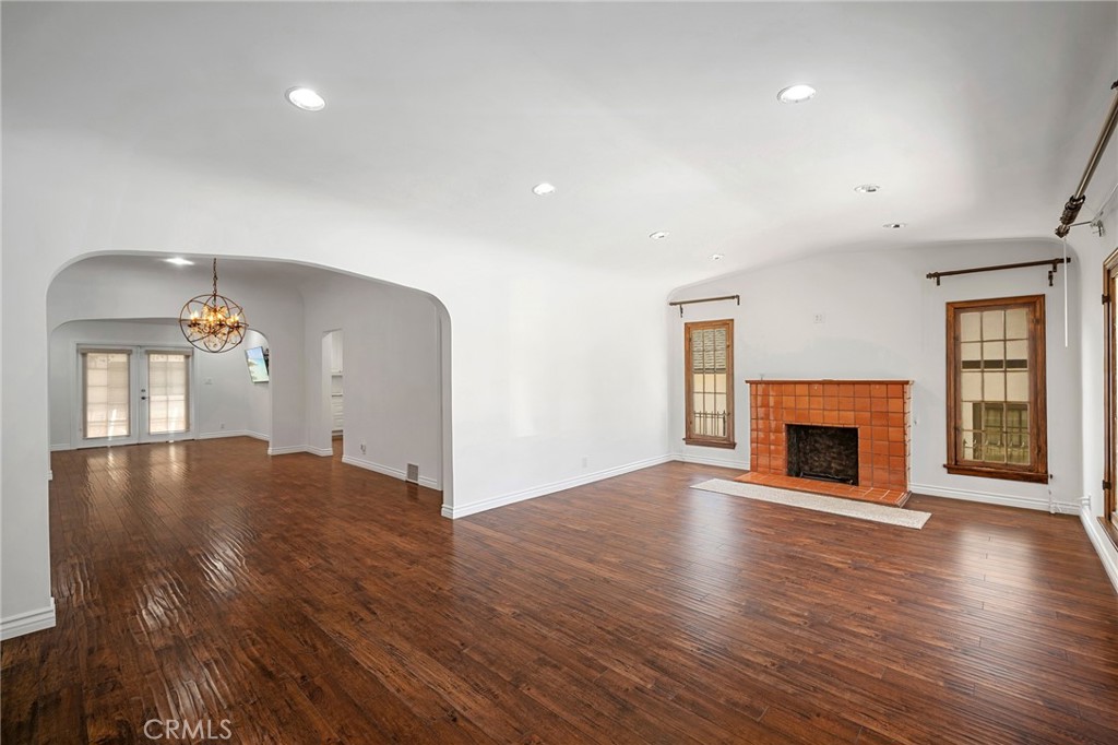1560 Ridgeway Drive Property Photo 3