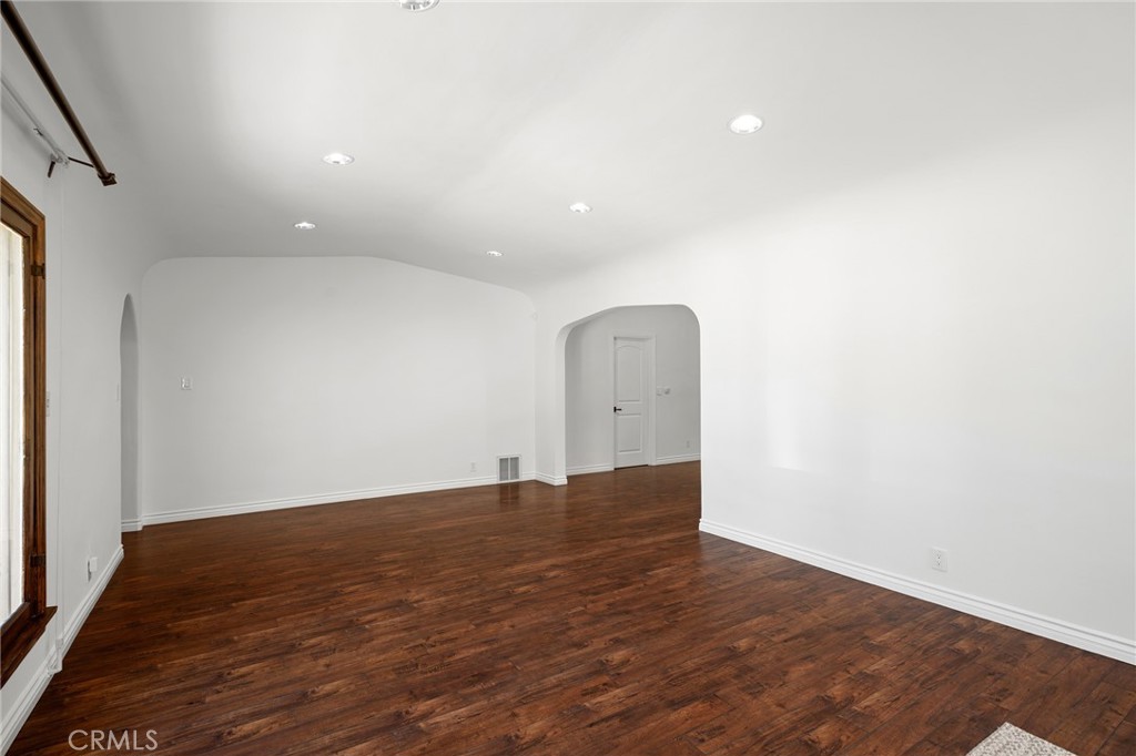 1560 Ridgeway Drive Property Photo 4