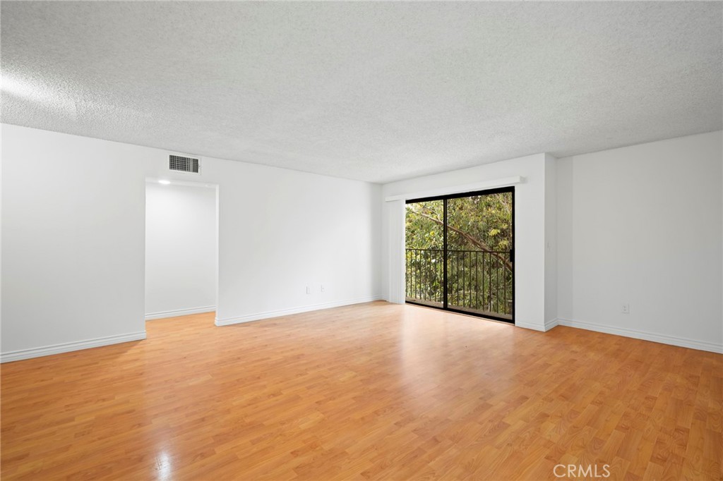 330 Pioneer Drive Property Photo 4