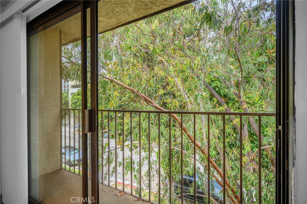 330 Pioneer Drive Property Photo 8