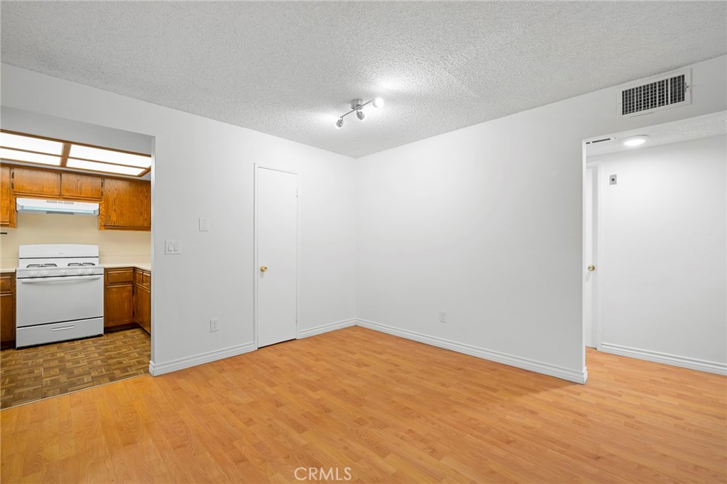 330 Pioneer Drive Property Photo 9