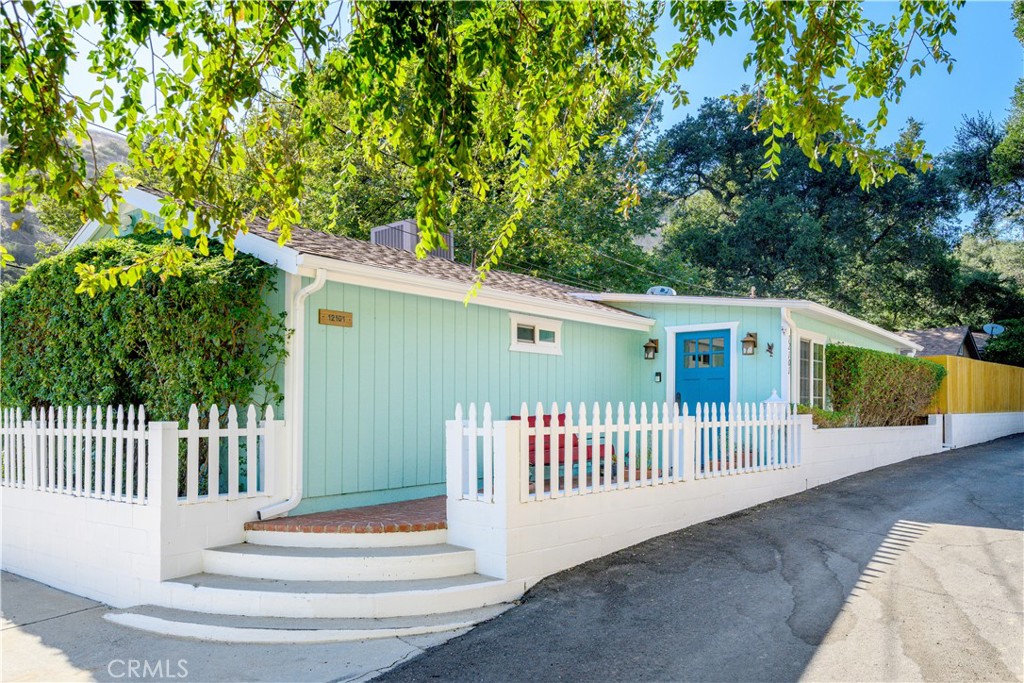 12101 Spring Trail Property Photo 1