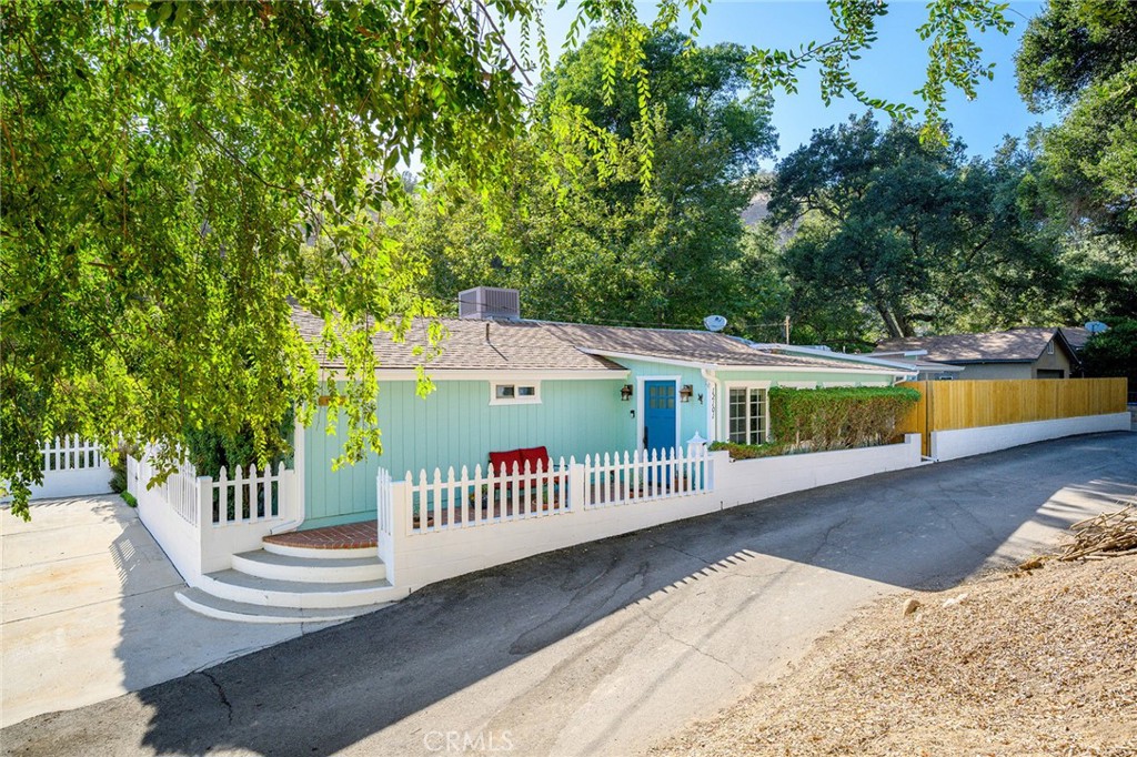 12101 Spring Trail Property Photo 1