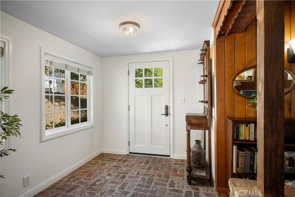 12101 Spring Trail Property Photo 2