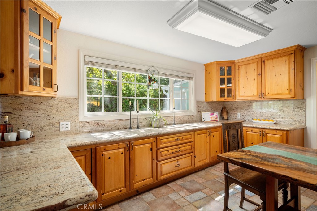 12101 Spring Trail Property Photo 9