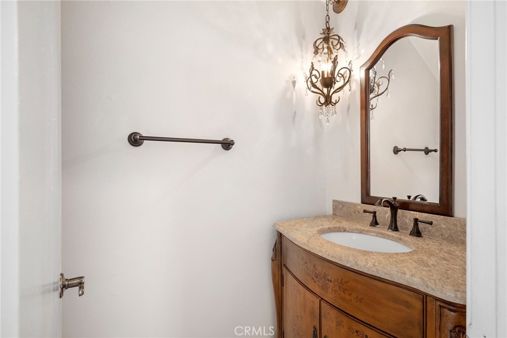 1349 N Columbus 21 Property Photo 16
