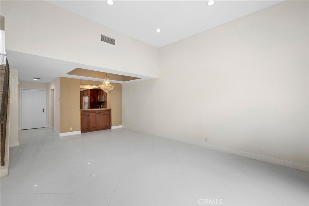 1349 N Columbus 21 Property Photo 23