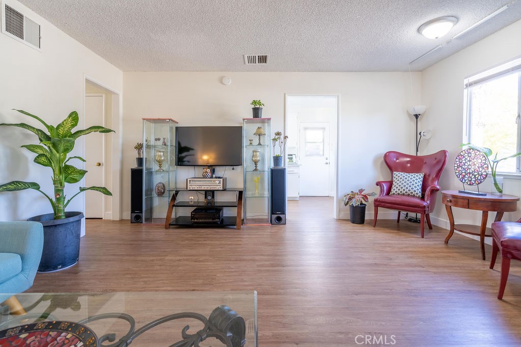 39543 Armfield Avenue Property Photo 7