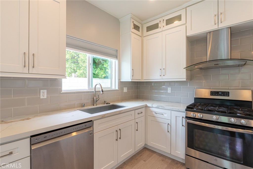 6938 Peach Avenue Property Photo 6