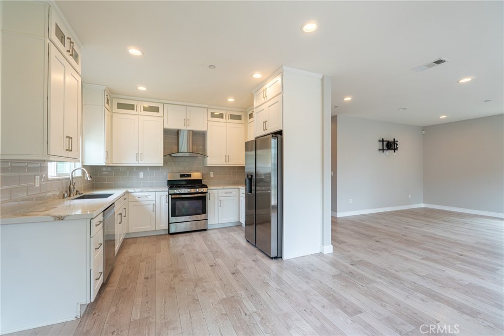 6938 Peach Avenue Property Photo 8