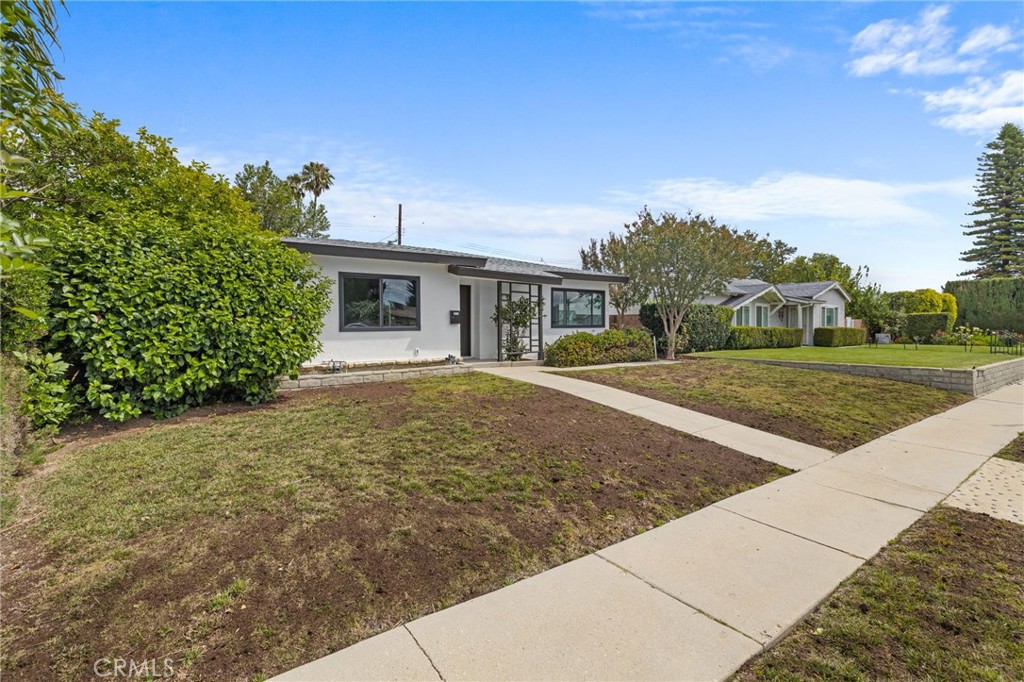 16751 Ludlow Street Property Photo 4