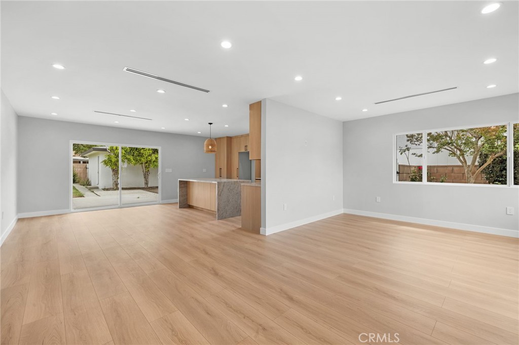 16751 Ludlow Street Property Photo 8