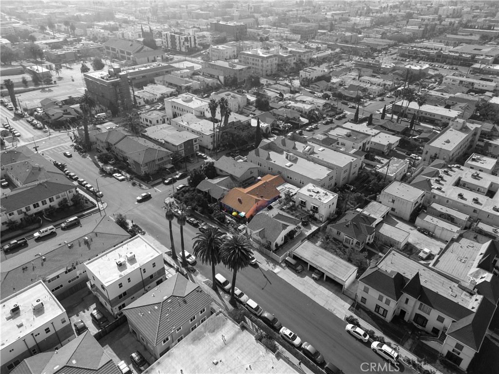 4452 Rosewood Avenue Property Photo 4