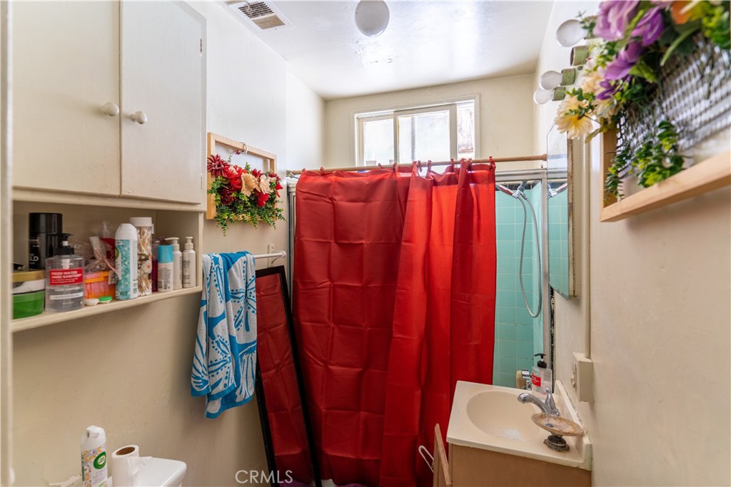 4452 Rosewood Avenue Property Photo 24