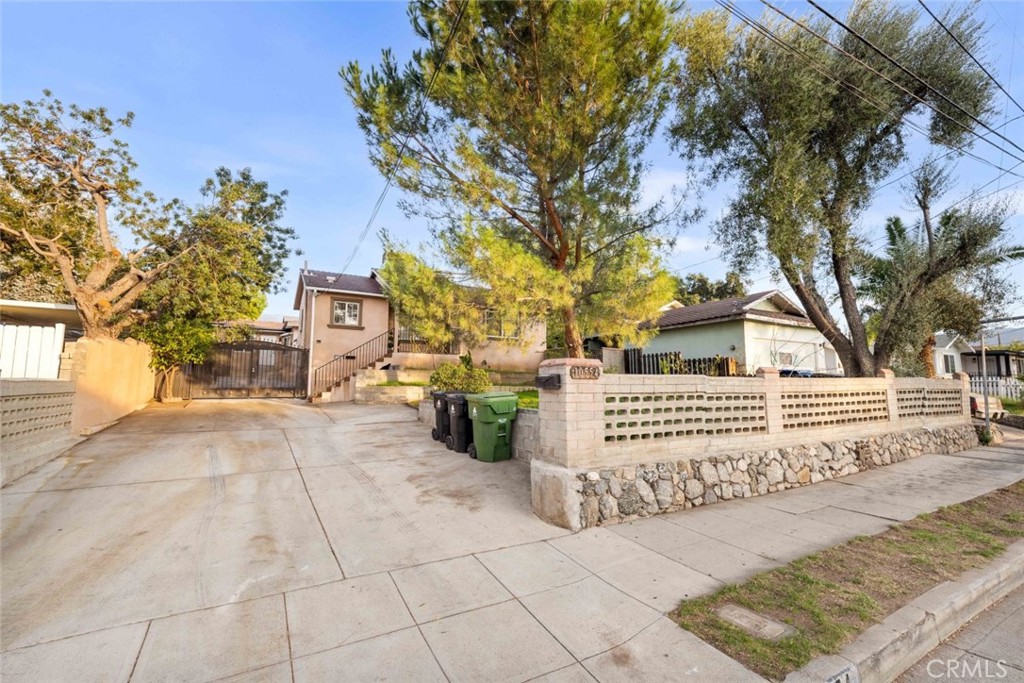 10554 Plainview Property Photo 2
