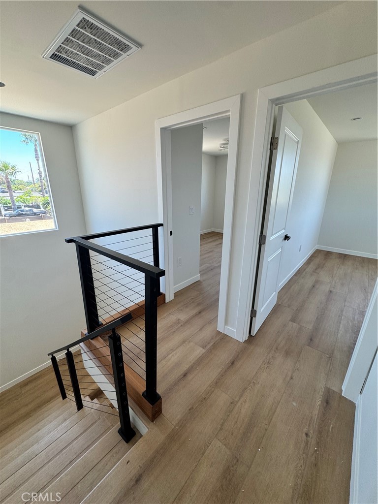 13913 1/2 Del Sur Property Photo 6
