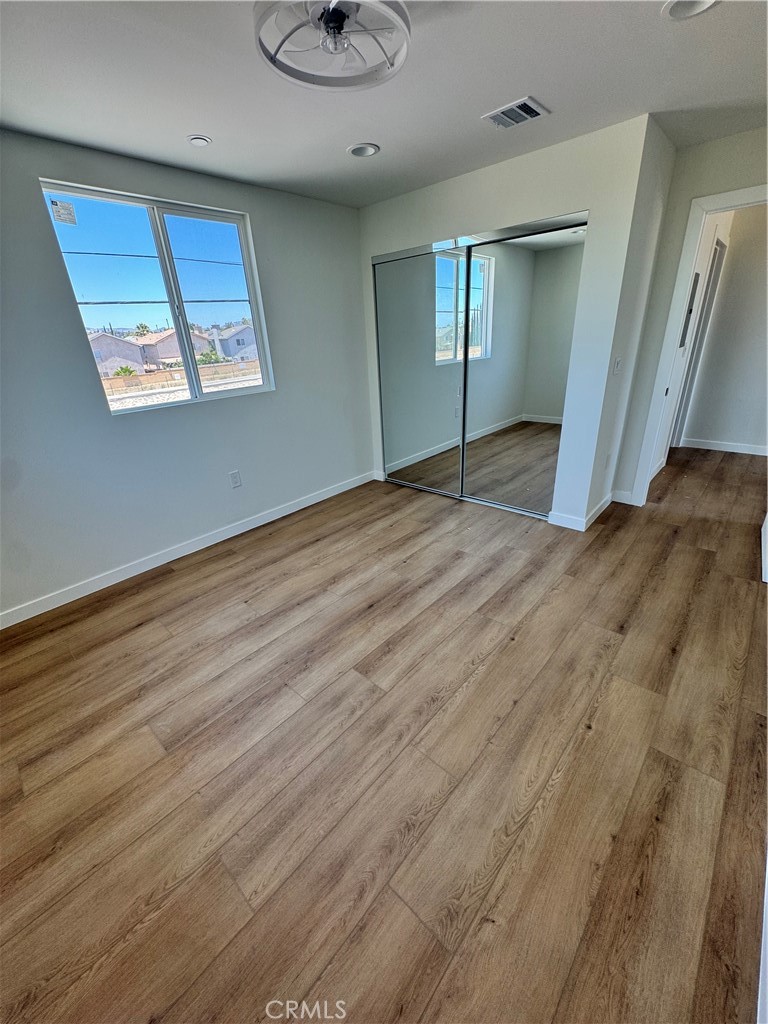 13913 1/2 Del Sur Property Photo 7