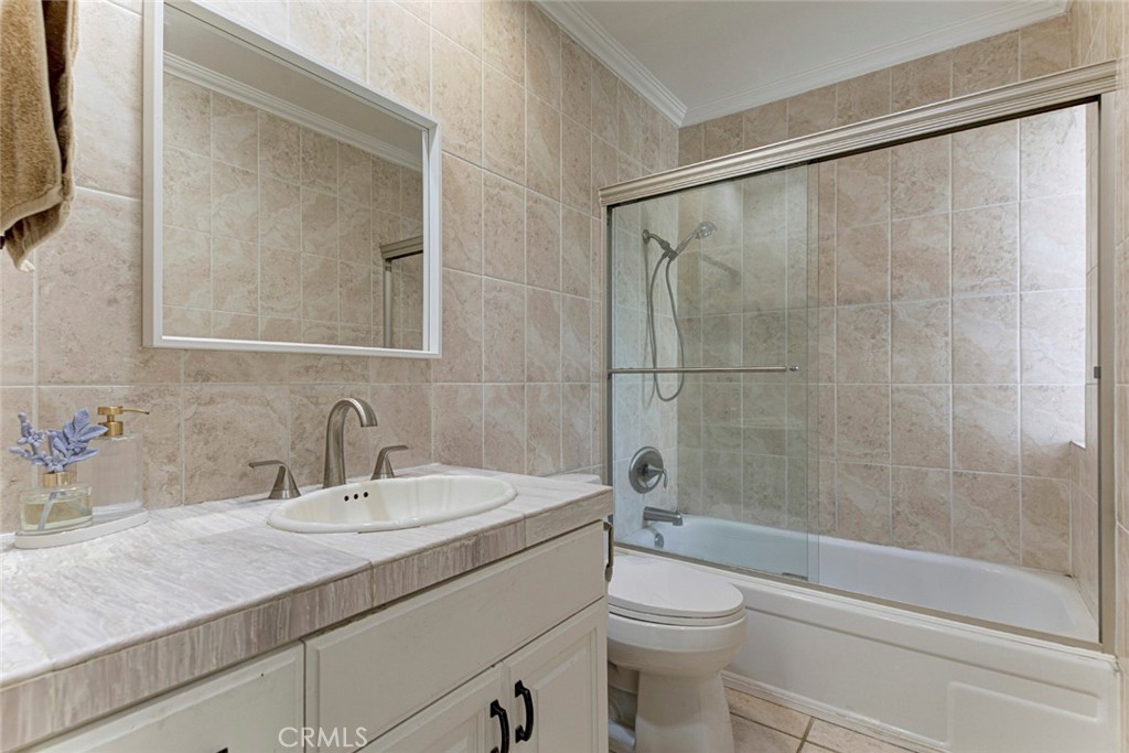 1349 N Columbus 16 Property Photo 24