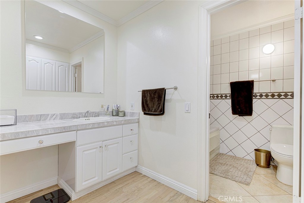 1349 N Columbus 16 Property Photo 35