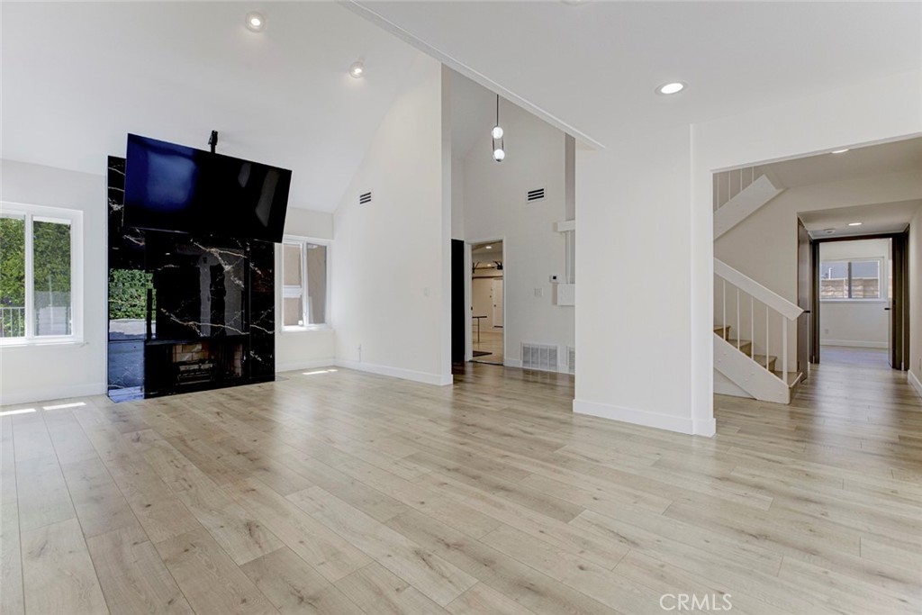 8338 Sale Property Photo 6