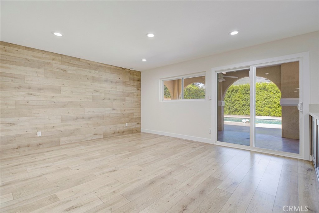 8338 Sale Property Photo 14