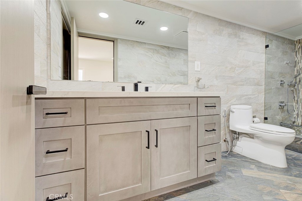 8338 Sale Property Photo 21
