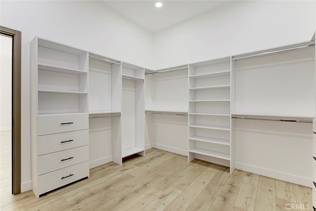 8338 Sale Property Photo 32