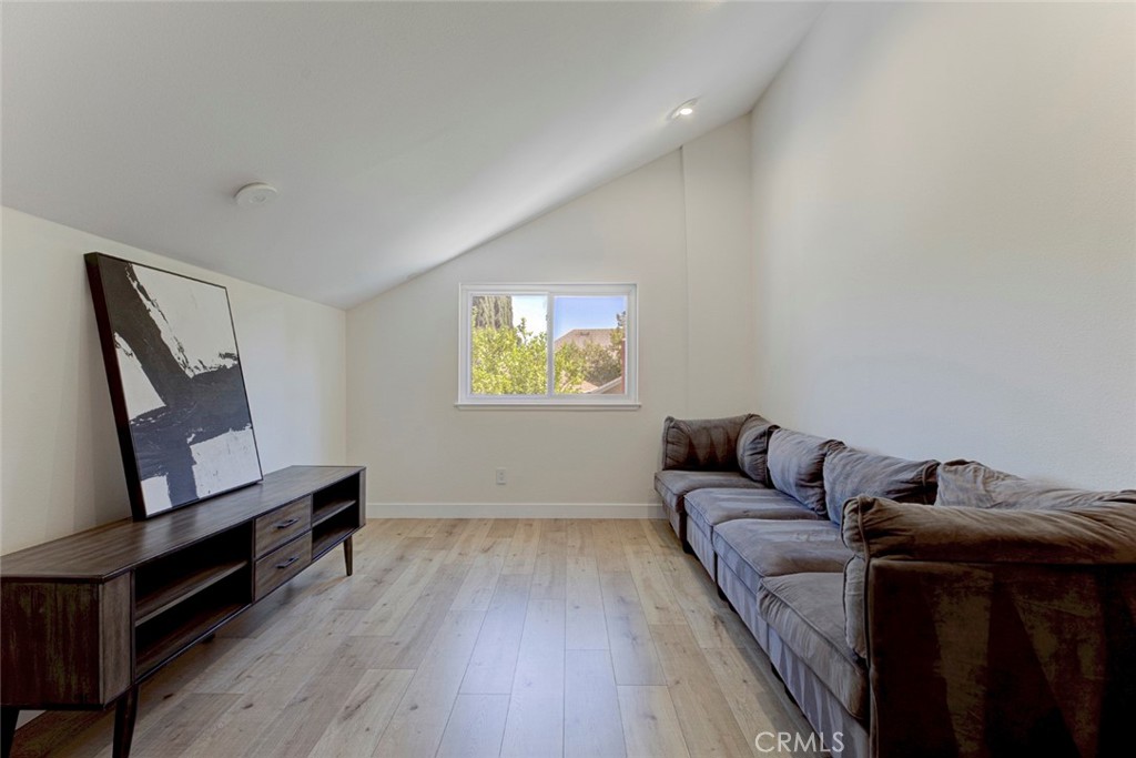 8338 Sale Property Photo 33