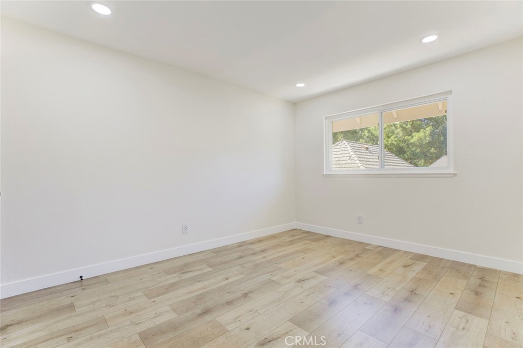 8338 Sale Property Photo 36
