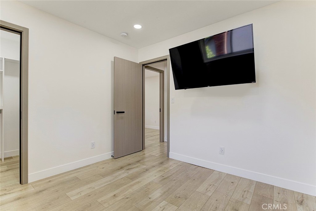 8338 Sale Property Photo 38