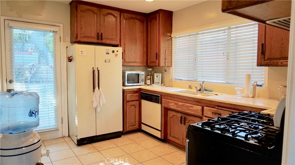 4435 Caledonia Way Property Photo 8