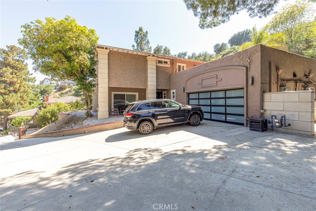 1523 Colina Drive Property Photo 6