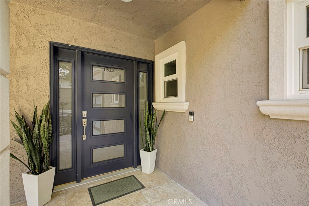 1523 Colina Drive Property Photo 9