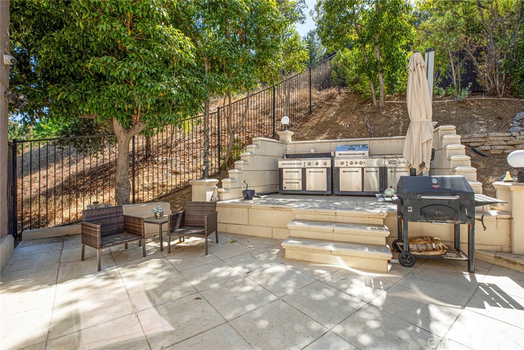1523 Colina Drive Property Photo 32
