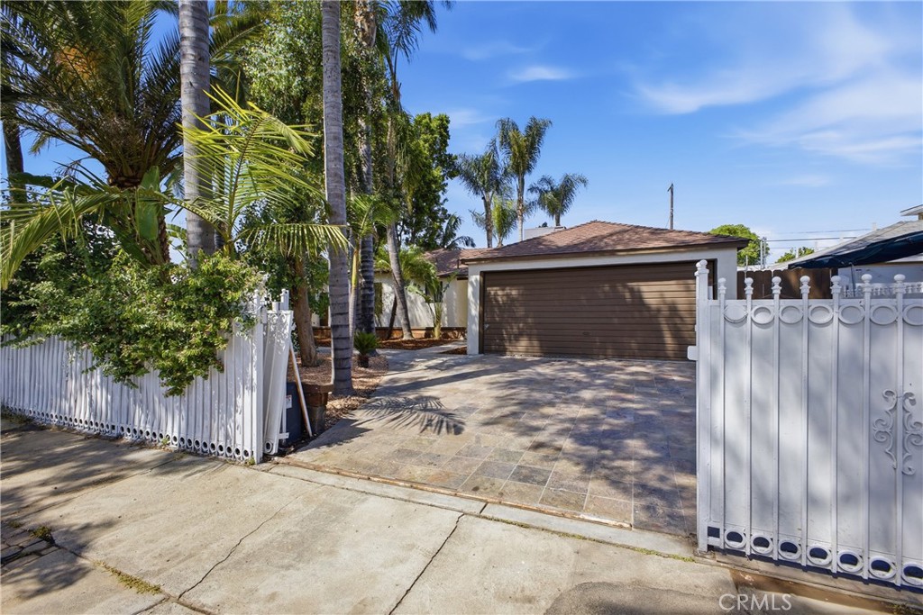 6845 Aura Avenue Property Photo 1