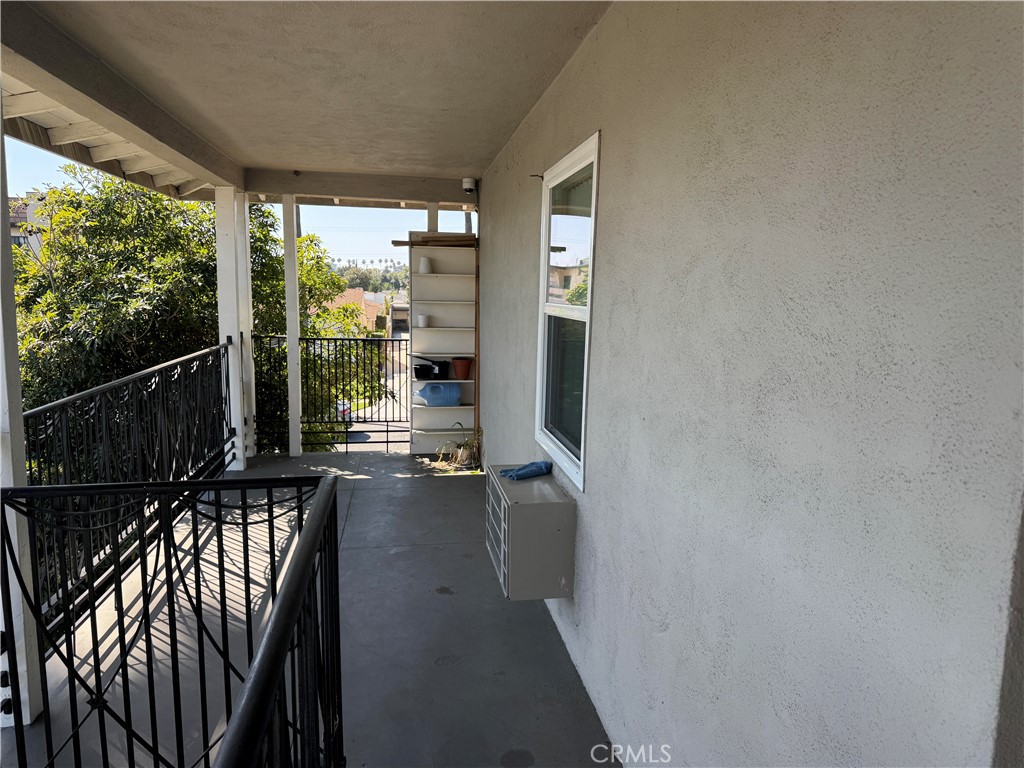 1138 Western Avenue D Property Photo 4
