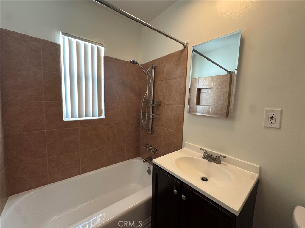 1138 Western Avenue D Property Photo 10