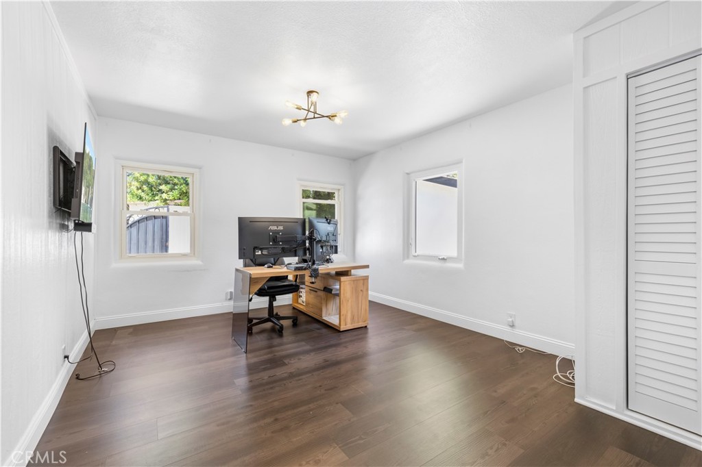 9916 Rathburn Property Photo 32