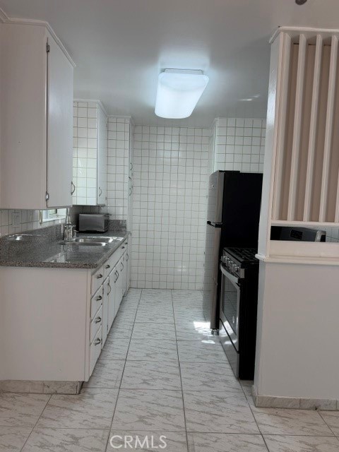 1717 N Berendo Property Photo 7