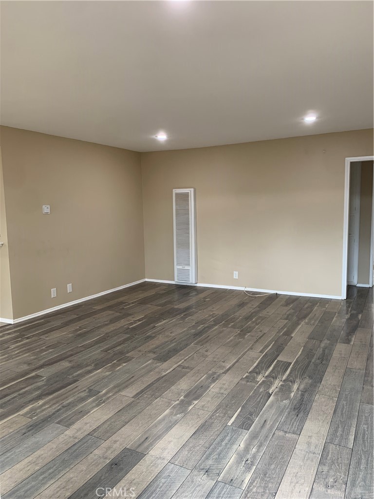 335 N Isabel Property Photo 2