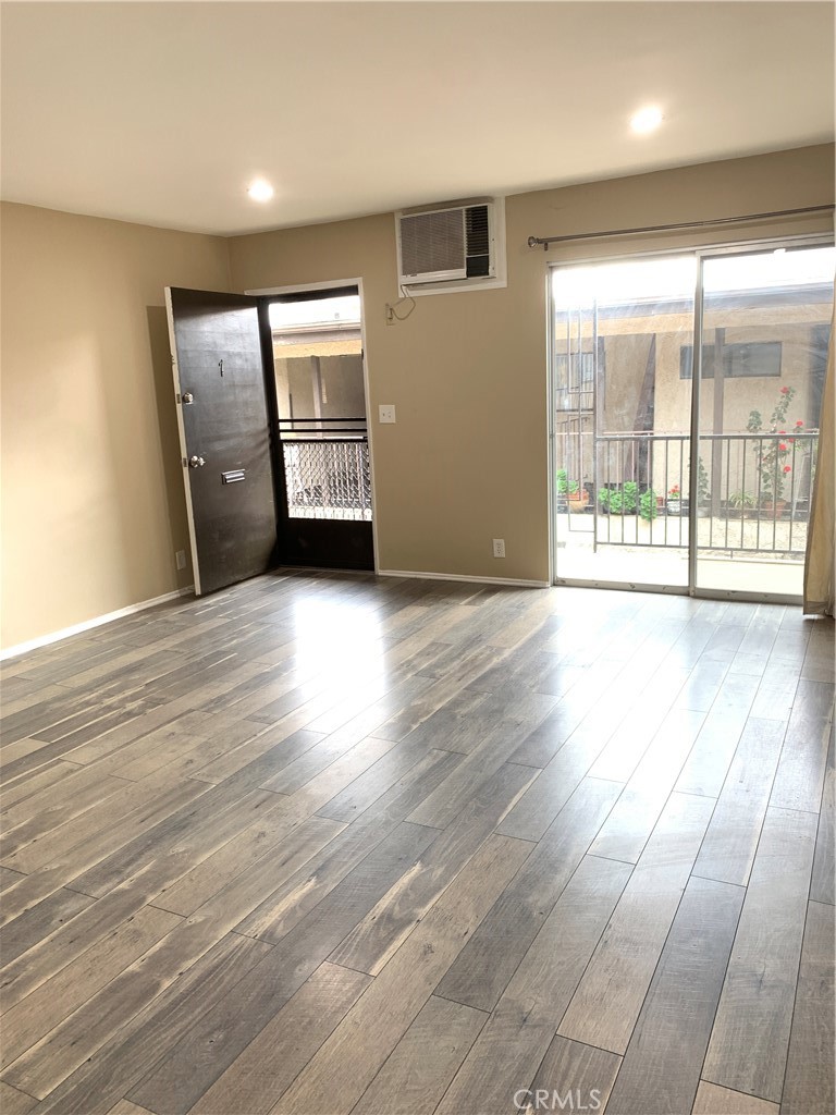 335 N Isabel Property Photo 15