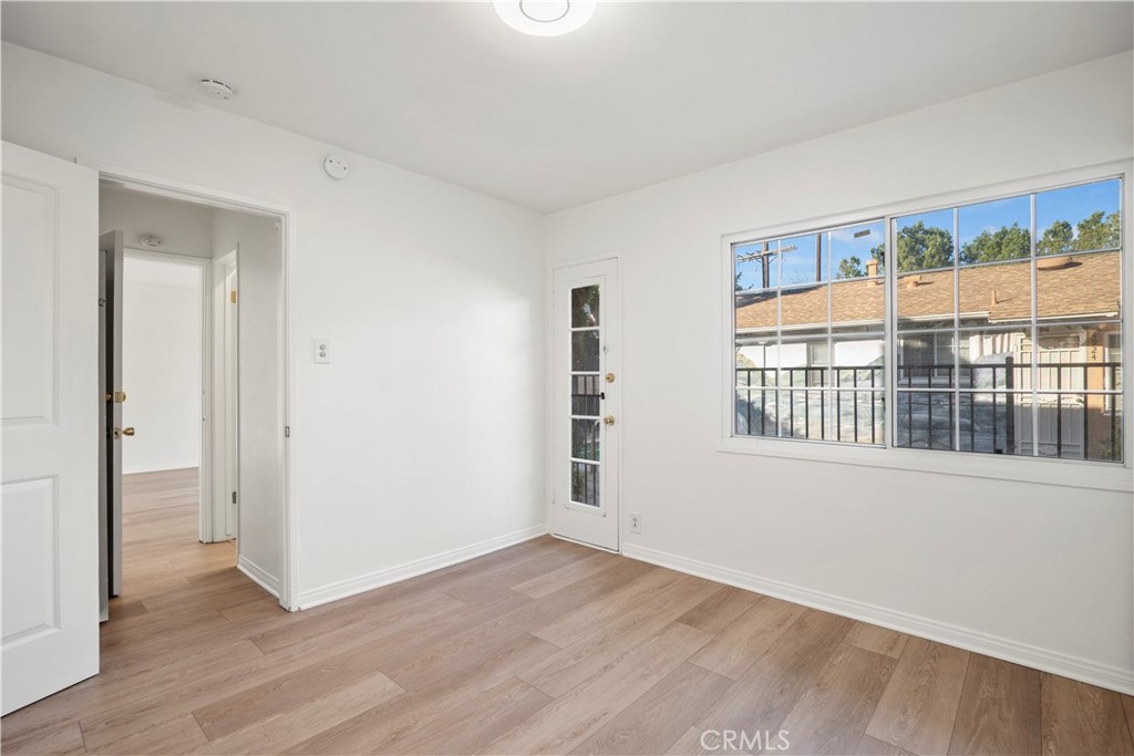 4918 Cahuenga Property Photo 12