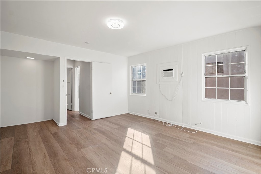 4918 Cahuenga Property Photo 14