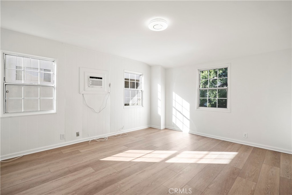 4918 Cahuenga Property Photo 15