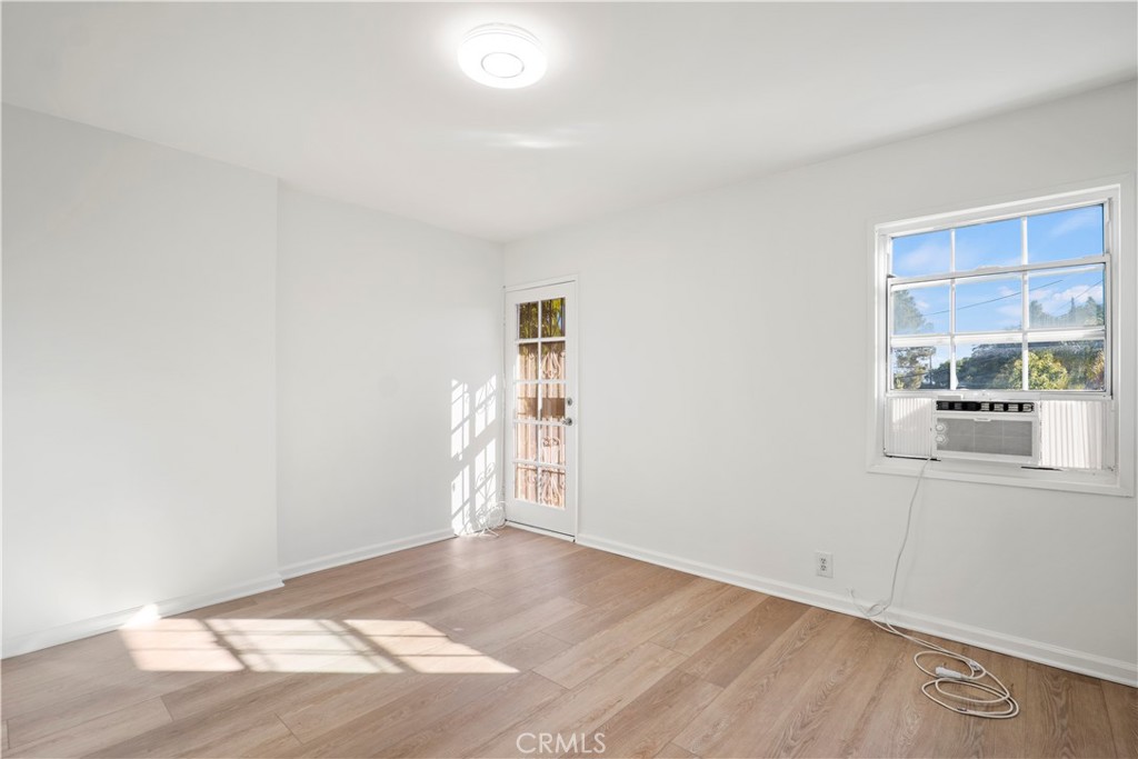 4918 Cahuenga Property Photo 18