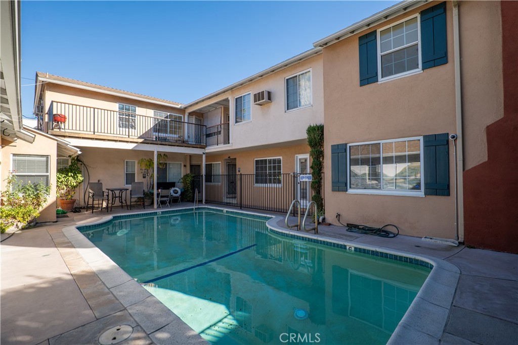 4918 Cahuenga Property Photo 21