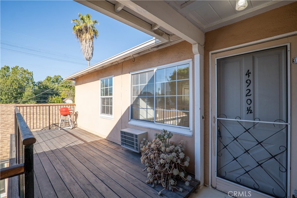 4918 Cahuenga Property Photo 22